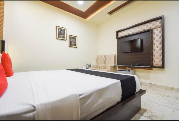 Hotel Ravi Residency Джаландхар Экстерьер фото