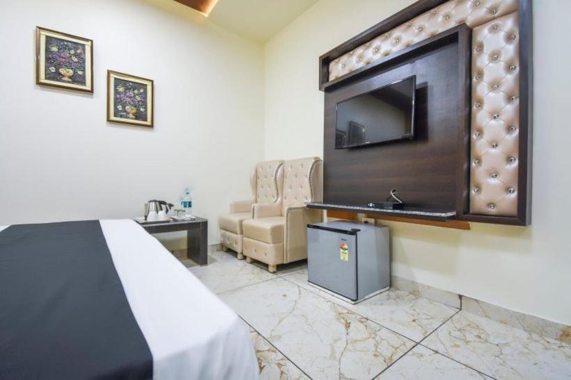 Hotel Ravi Residency Джаландхар Экстерьер фото